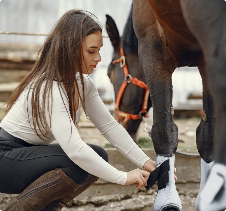 Frau mit Pferd