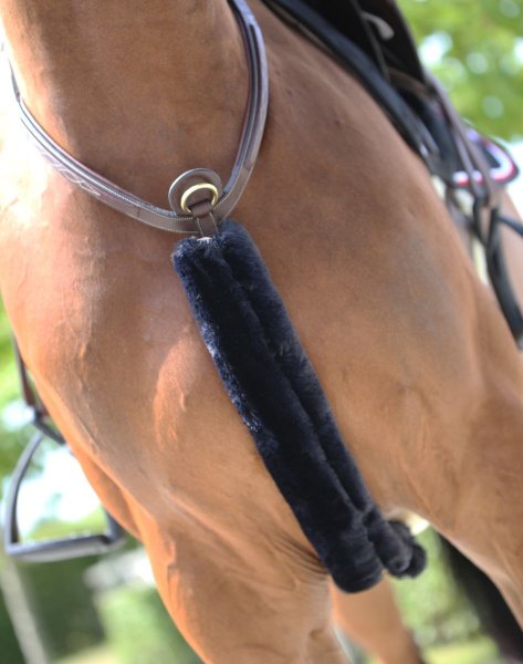 Kentucky Horsewear Lammfell-Vorderzeugschoner schwarz