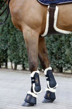 Kentucky Horsewear Lammfell-Stollengurt braun