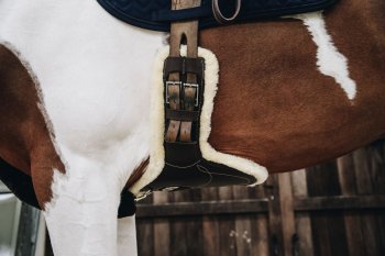 Kentucky Horsewear Lammfell-Stollengurt kurz braun