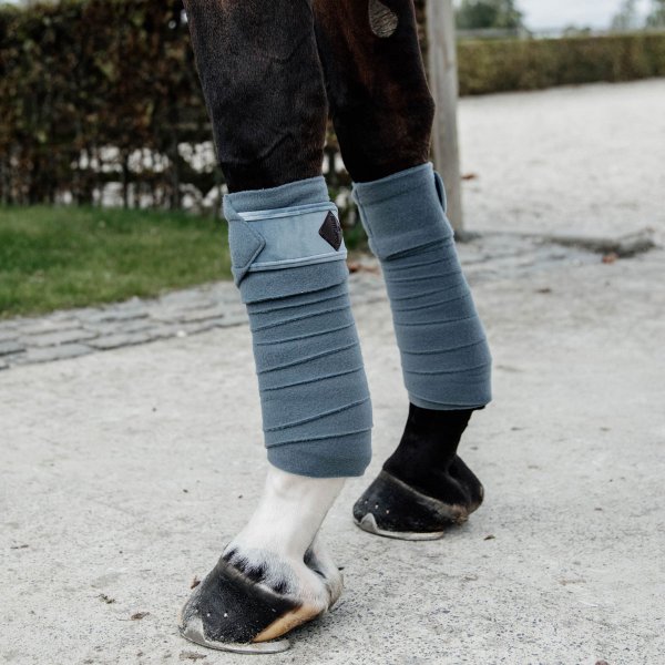 Kentucky Horsewear Fleecebandagen SAMT hellblau