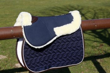 Kentucky Horsewear Sattelpad SHEEPSKIN ABSORB marineblau-natur